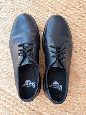 Dr. Martens Zavala Lo Black Leather Oxford Shoes Sz 8 Women’s/ Sz 7 Men’s